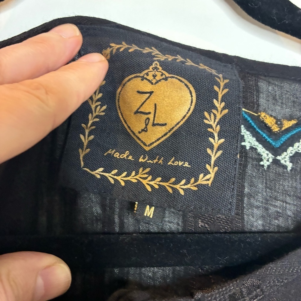 Z&L Embroidered Top - Picture 3 of 3